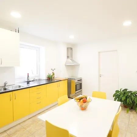 Palette 3br With Terrace And Patio Apartment *