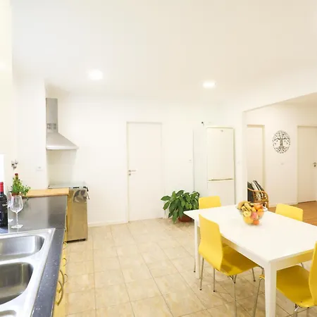 Palette 3br With Terrace And Patio Apartment Lisbon